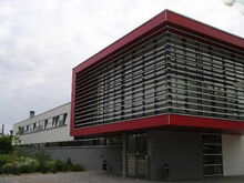 Außenansicht Sporthalle des Gymnasiums