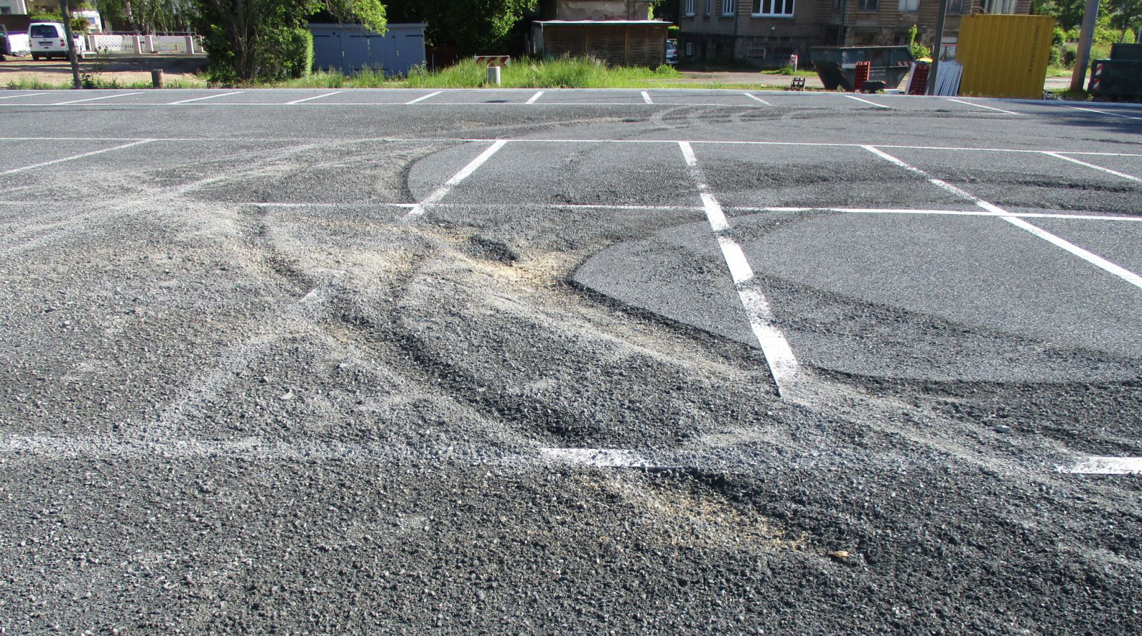 Parkplatz zerfahren