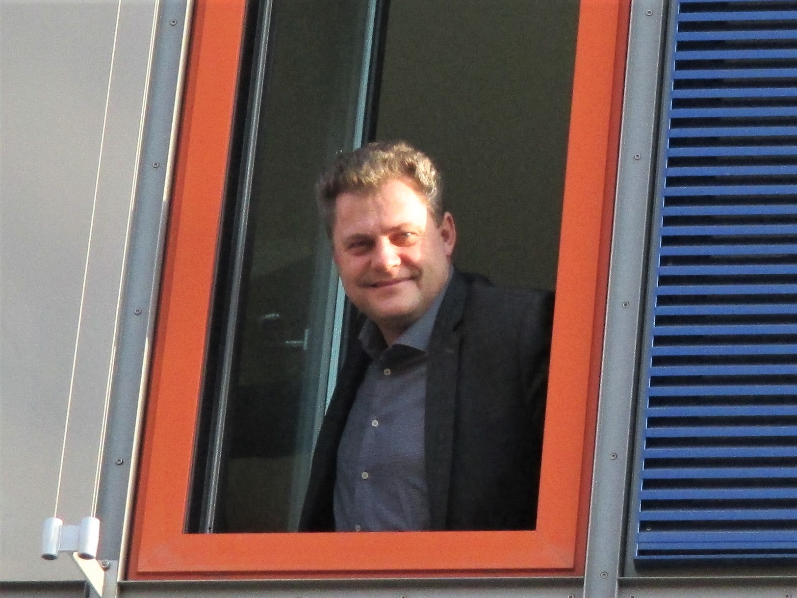 OB Schubert am Fenster