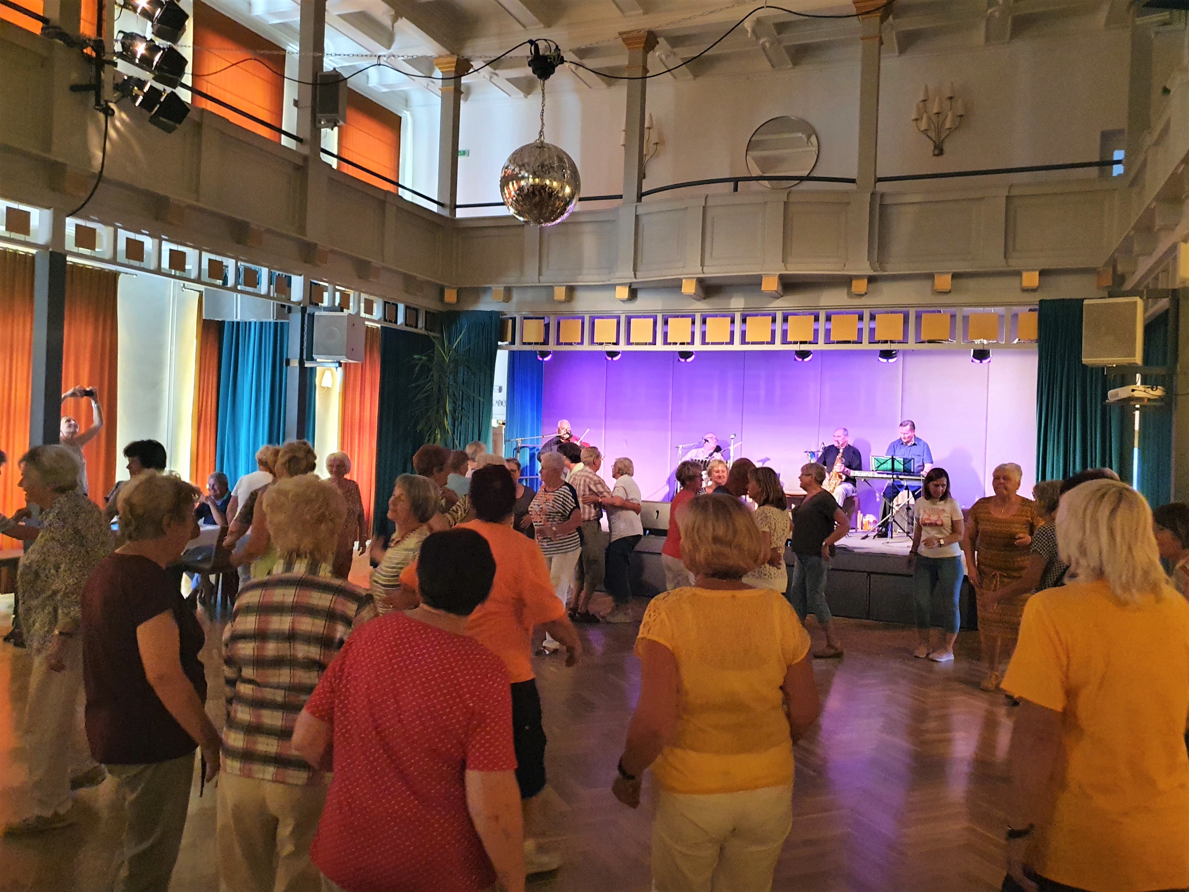 Tanz beim Seniorensporttag 2022 in Lovosice