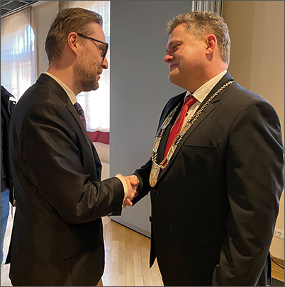 Oberbürgermeister Thomas Schubert begrüßte den Bürgermeister der tschechischen Partnerstadt Lovosice, Vojtěch Krejčí.