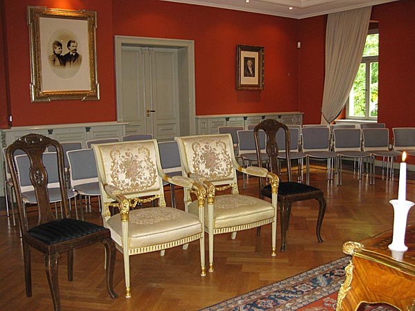 Trauzimmer in der Villa Teresa - Stühle für das Brautpaar